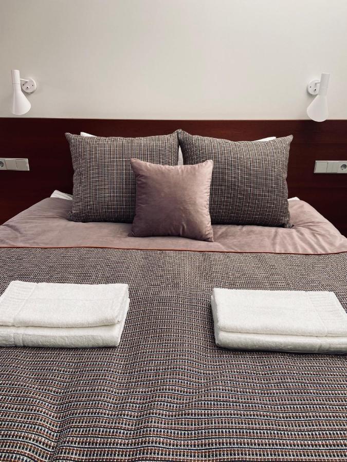 Roze Brivzemnieka Apartments Лиепая Экстерьер фото