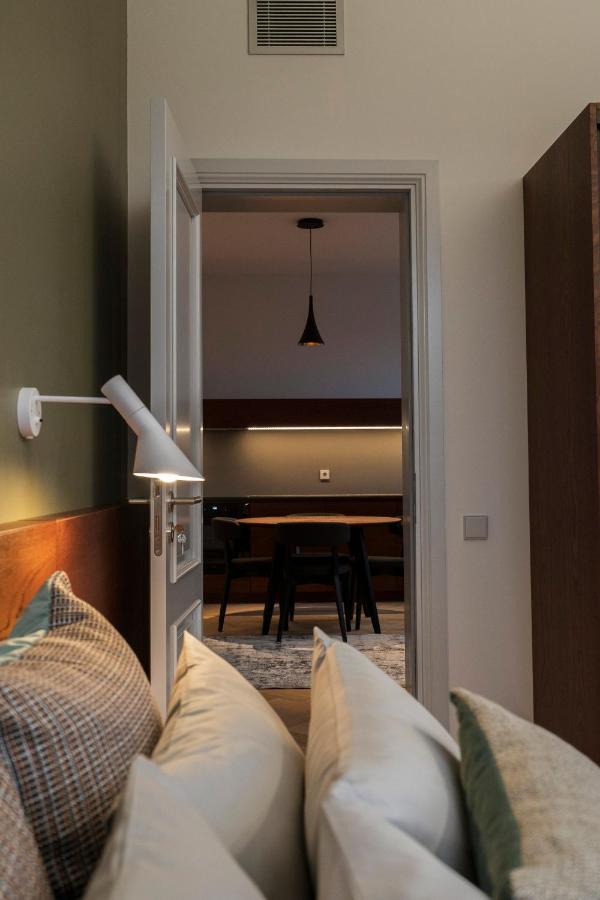 Roze Brivzemnieka Apartments Лиепая Экстерьер фото