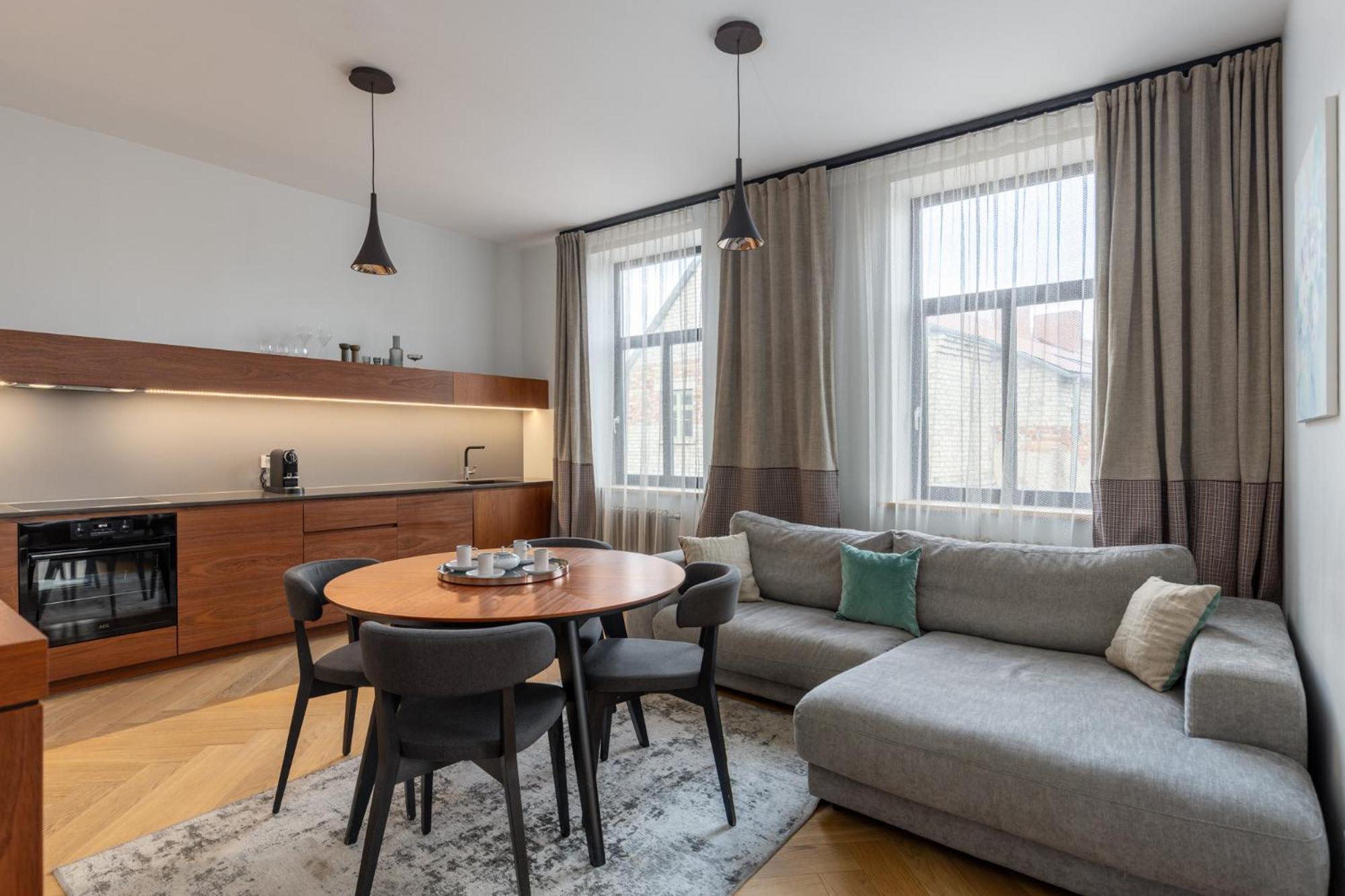 Roze Brivzemnieka Apartments Лиепая Экстерьер фото