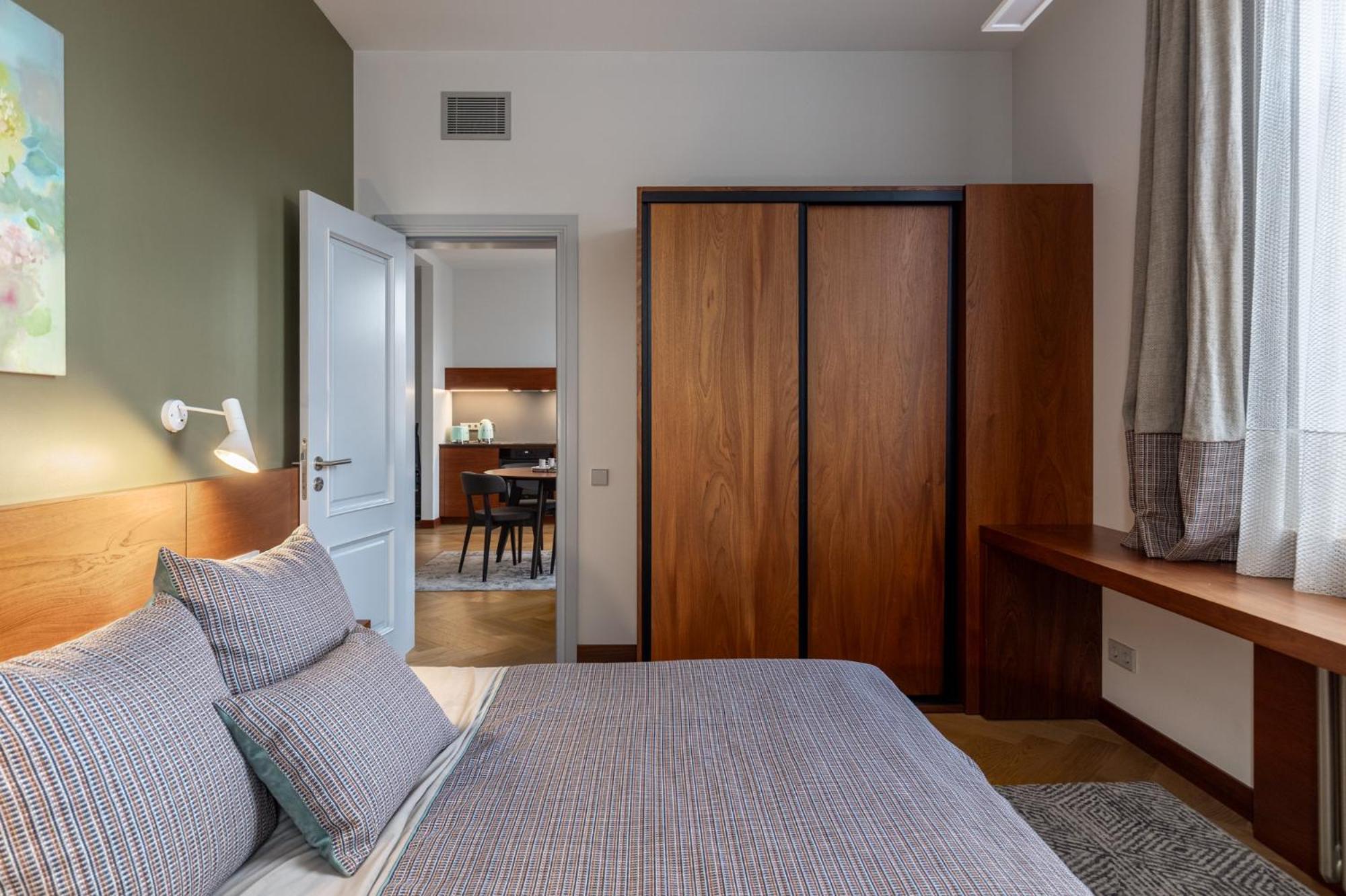 Roze Brivzemnieka Apartments Лиепая Экстерьер фото